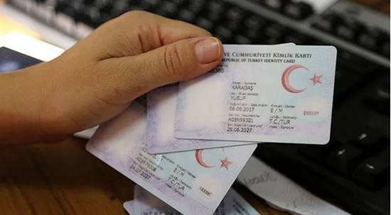 Nüfus kaydının düzeltilmesi davası, isim, soyisim, yaş, doğum yeri ve soybağı gibi nüfus kayıtlarında yer alan hataların mahkeme kararıyla düzeltilmesini sağlayan hukuki süreçtir. Bu içerikte nüfus kaydı nasıl düzeltilir, dava şartları, masraflar ve 2025 güncel uygulamalar ayrıntılı şekilde ele alın...
